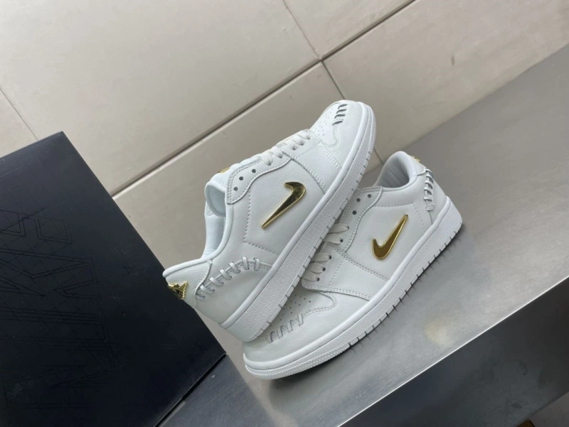 Sophisticated Nxkx Sneakers 199789
