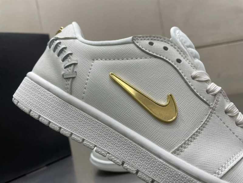 Sophisticated Nxkx Sneakers 199789