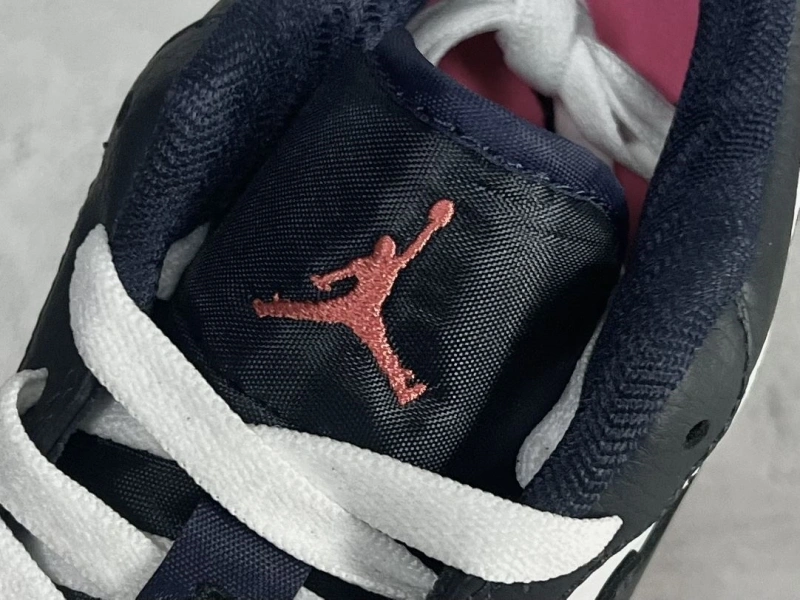 Cozy Nxkx Sneakers 199772