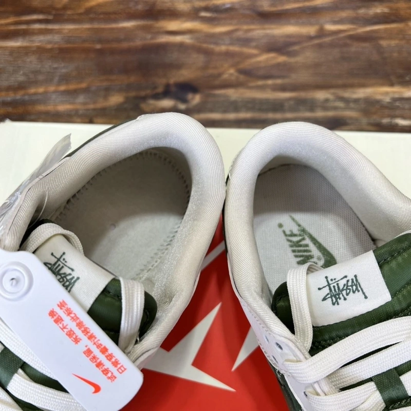 Trendsetting Nxkx Sneakers 199742
