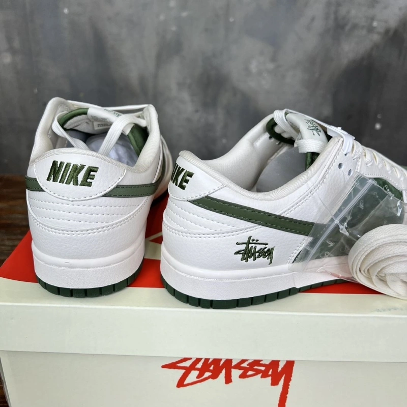 Trendsetting Nxkx Sneakers 199742