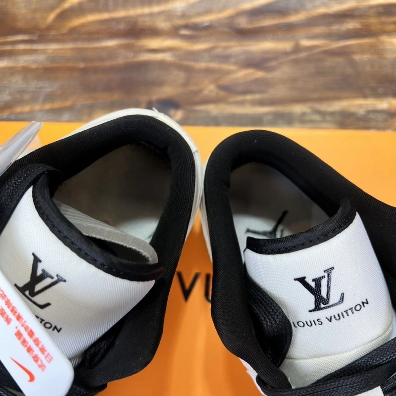 Trendsetting Nxkx Sneakers 199739