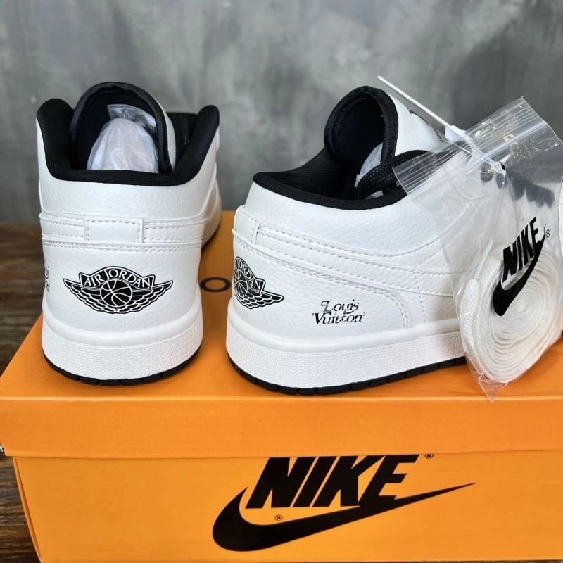 Trendsetting Nxkx Sneakers 199739
