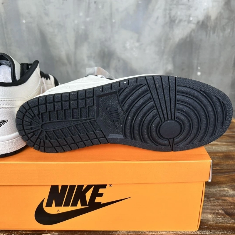 Trendsetting Nxkx Sneakers 199739