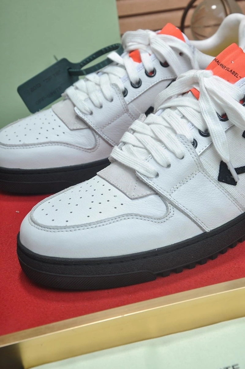 Versatile Off-Whxtx Sneakers 207802