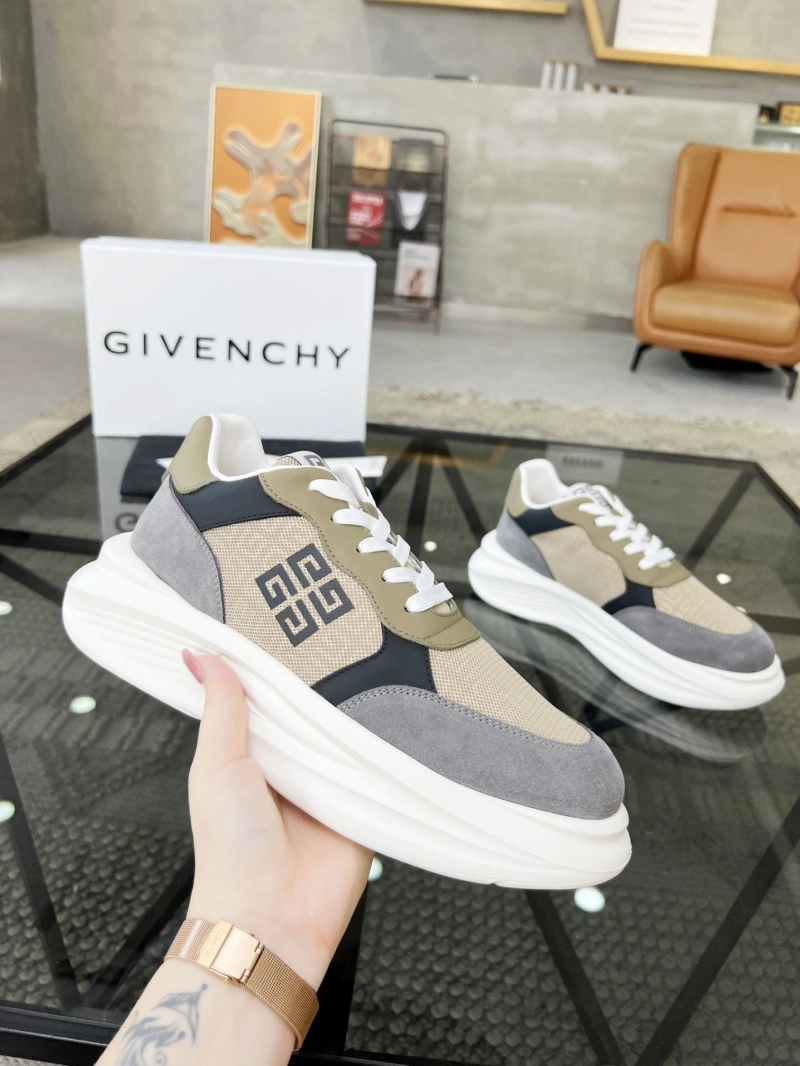 AllSeason Gxvxnchy Sneakers 154205