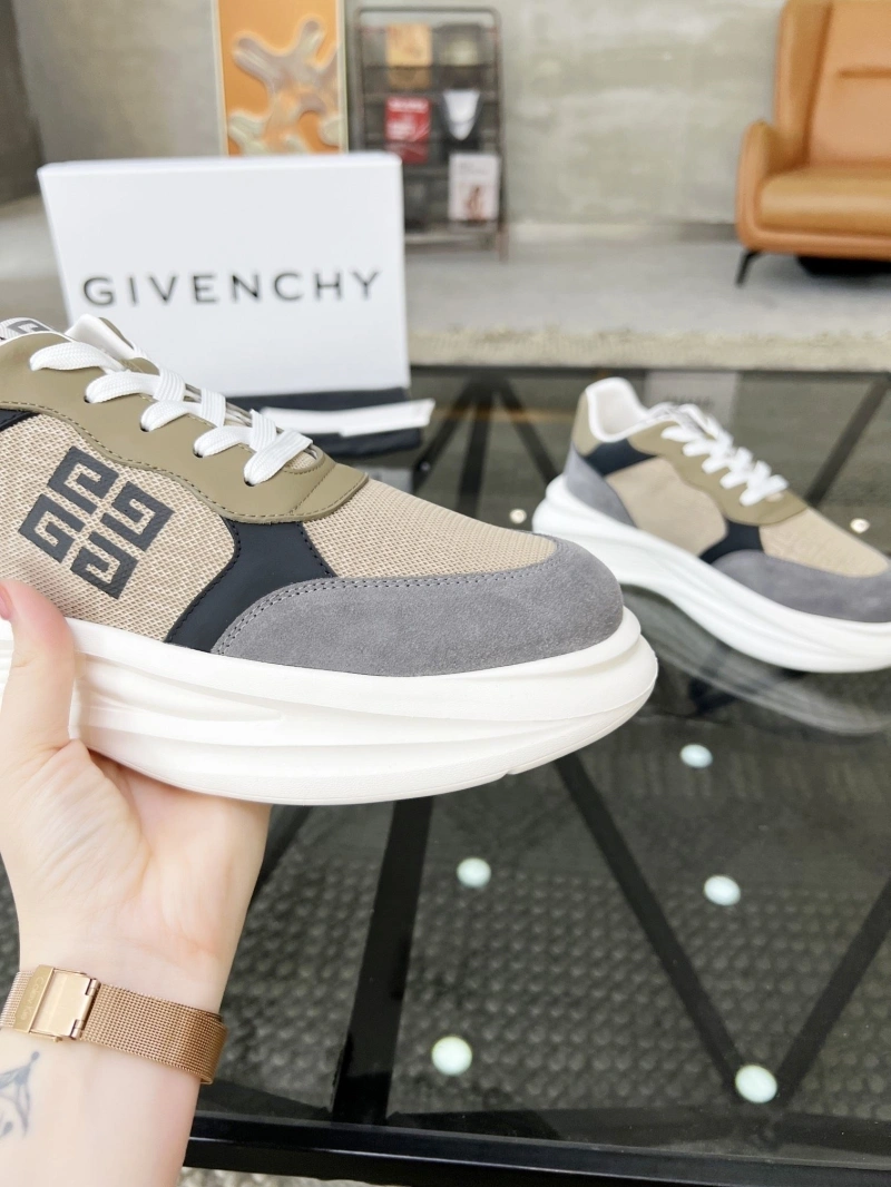 AllSeason Gxvxnchy Sneakers 154205