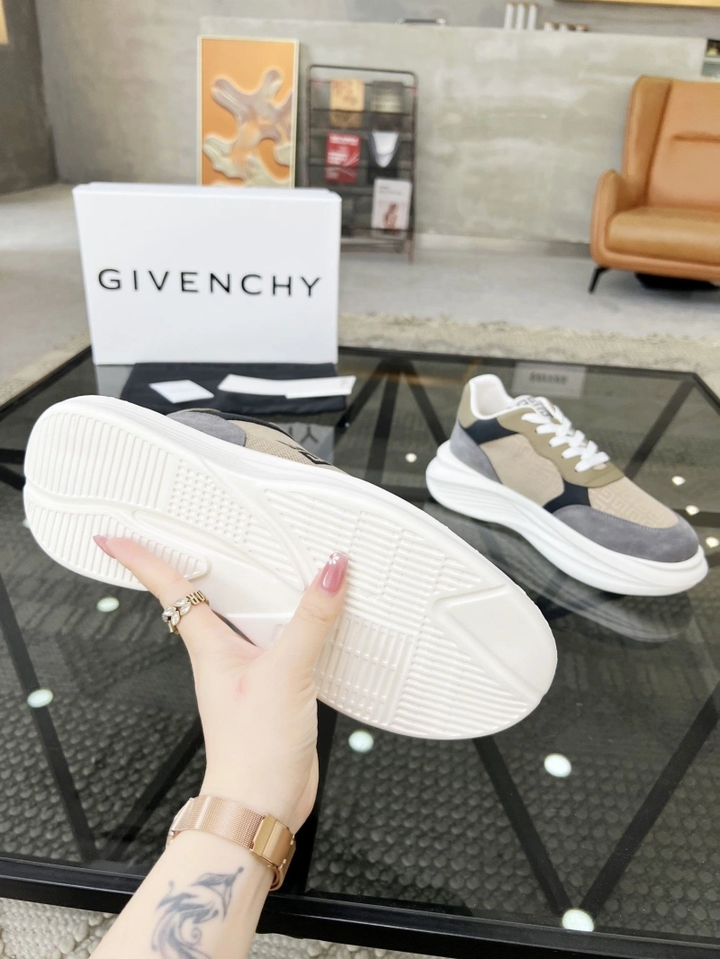AllSeason Gxvxnchy Sneakers 154205