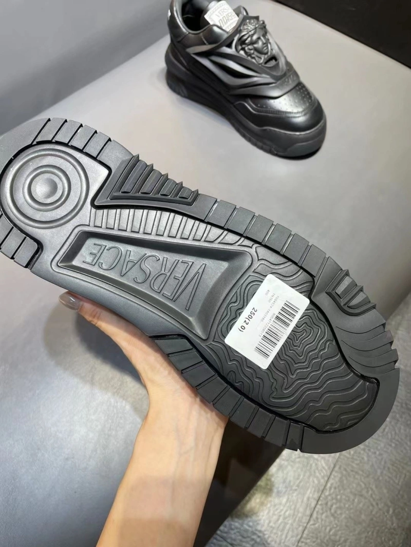 Reliable Gxvxnchy Sneakers 154194