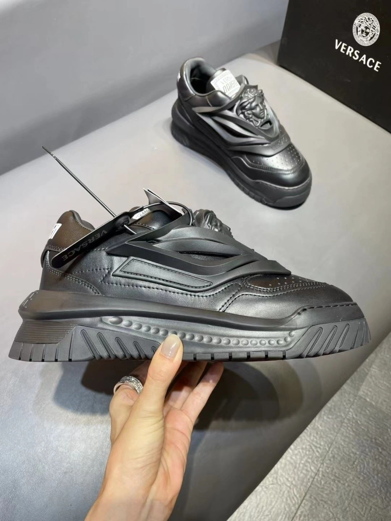Reliable Gxvxnchy Sneakers 154194