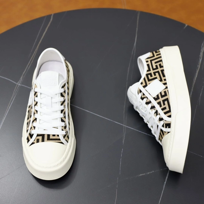 Gxvxnchy Sneakers Lightweight 154186