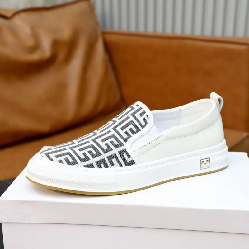 Trendsetting Gxvxnchy Sneakers 154192