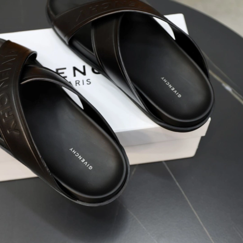 Gxvxnchy Slippers StreetReady 154409