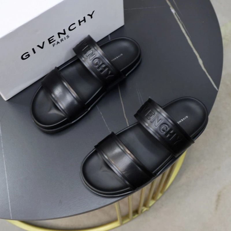Classic Gxvxnchy Slippers 154384