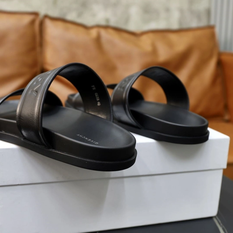 Classic Gxvxnchy Slippers 154384
