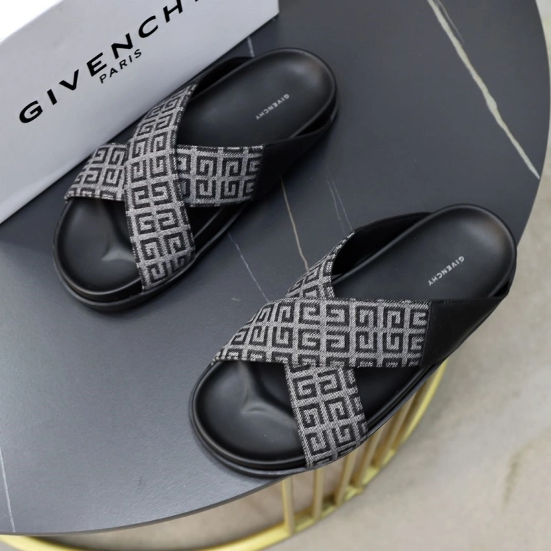 Stylish Gxvxnchy Slippers 154383