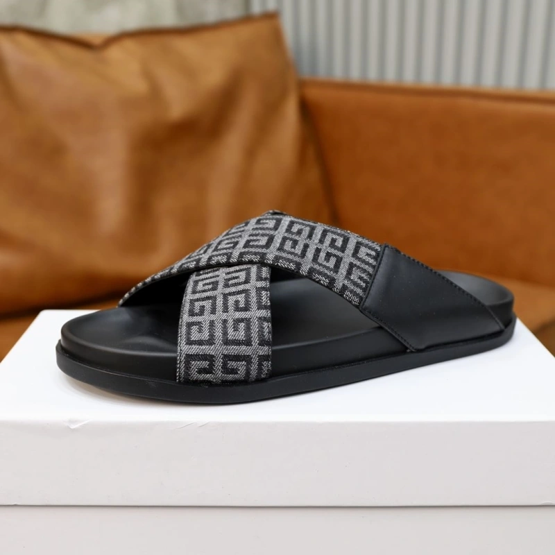 Stylish Gxvxnchy Slippers 154383