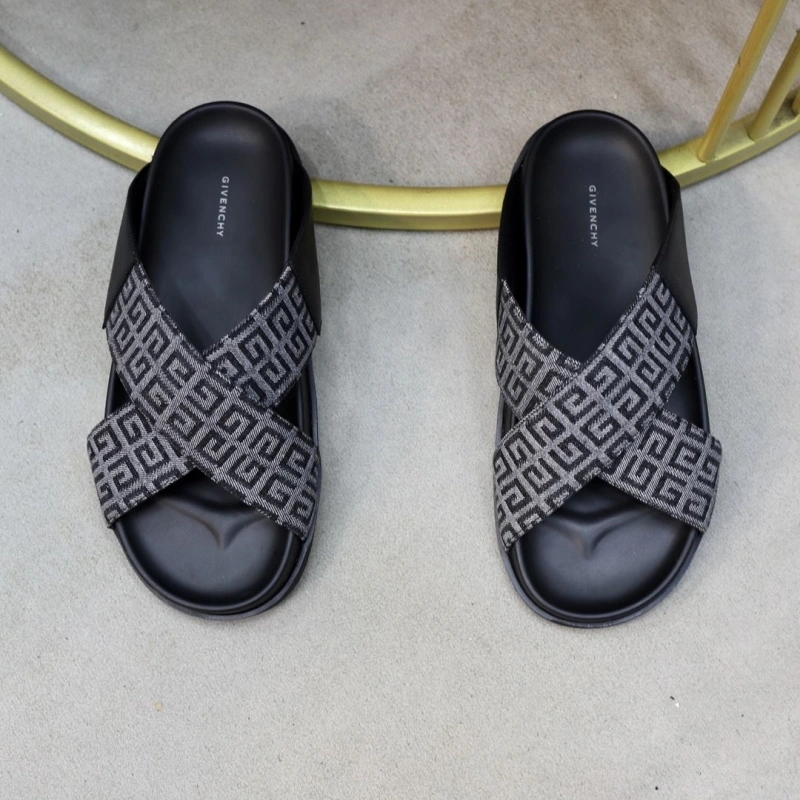 Stylish Gxvxnchy Slippers 154383