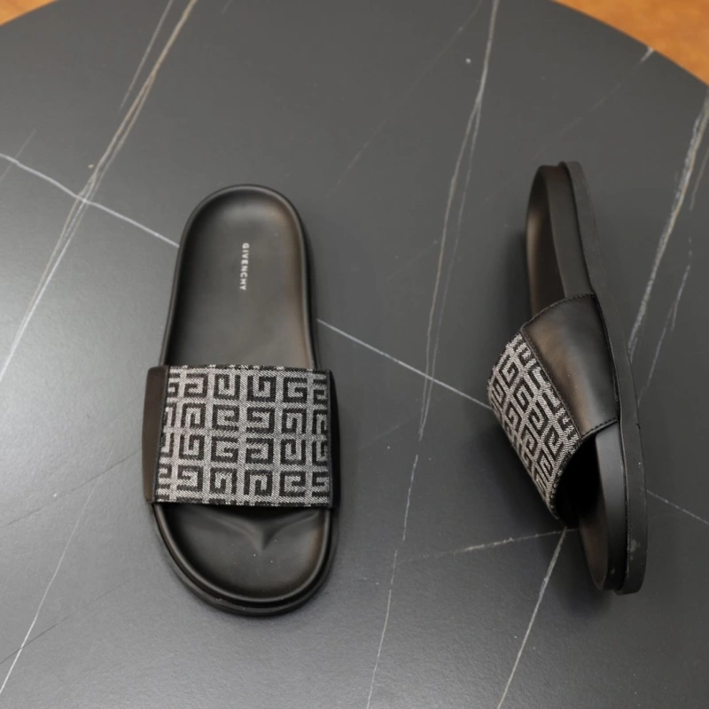 Efficient Gxvxnchy Slippers 154381