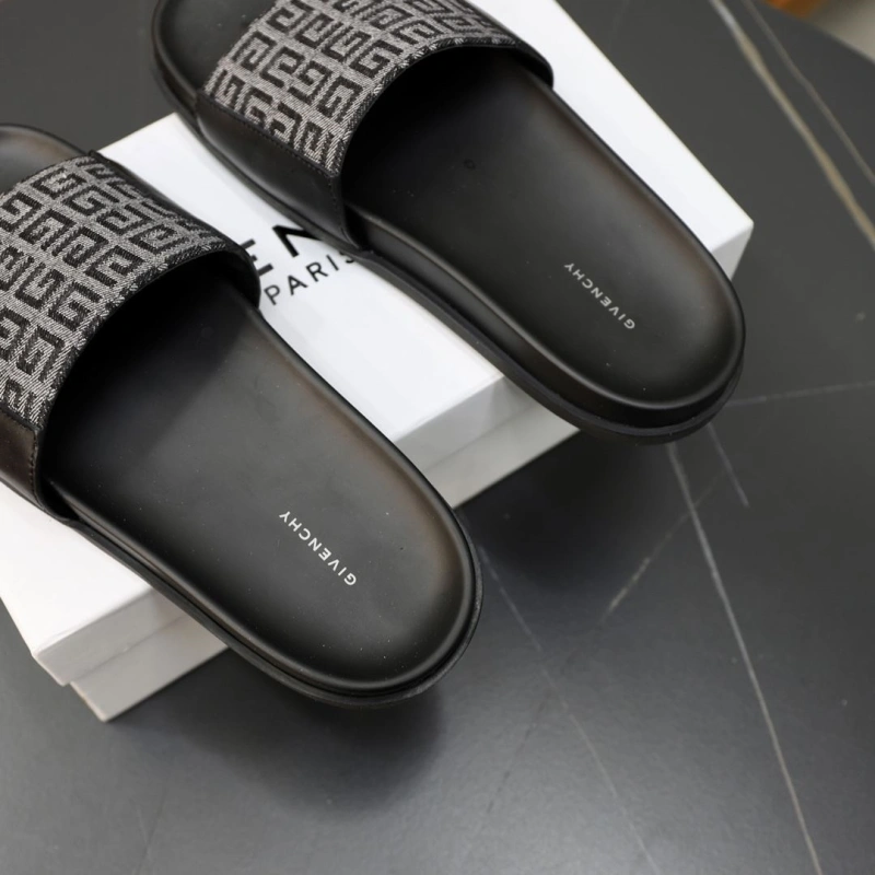 Efficient Gxvxnchy Slippers 154381