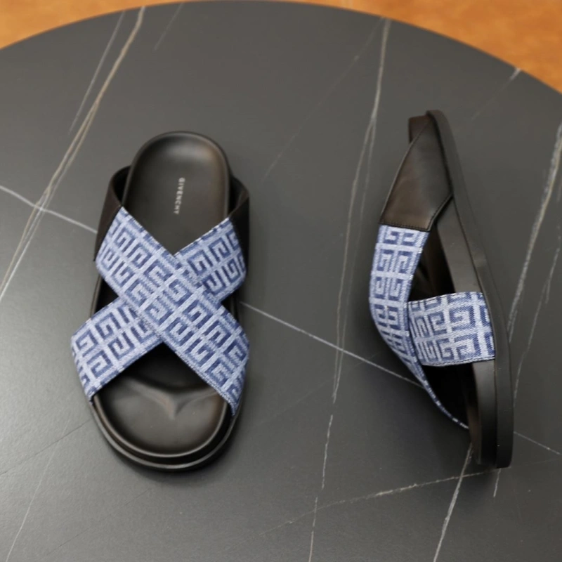 EyeCatching Gxvxnchy Slippers 154375