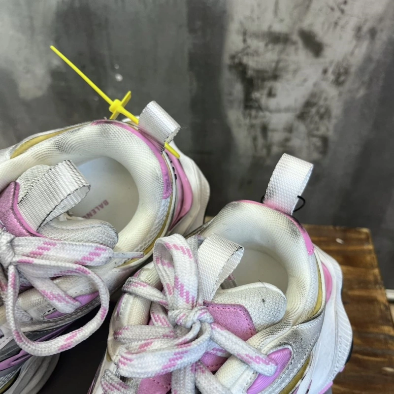 Bright Bxlxnciaga Sneakers 110036