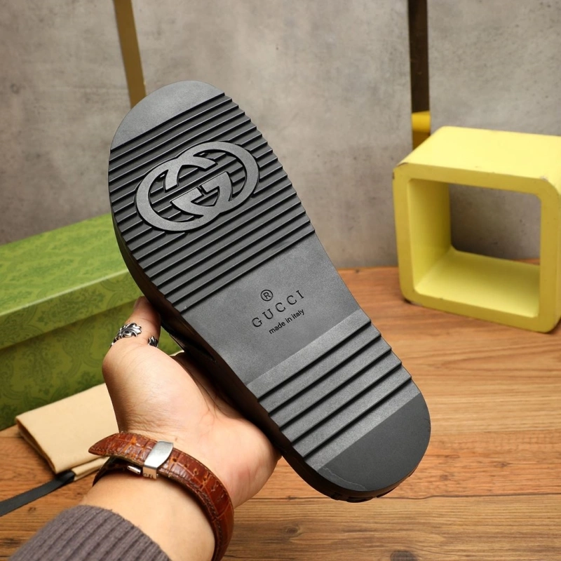Versatile Gxccx Slippers 164197