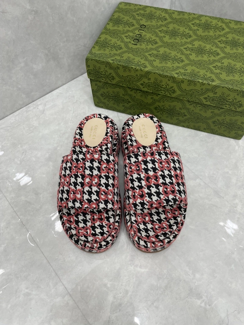 Minimalist Gxccx Slippers 164170