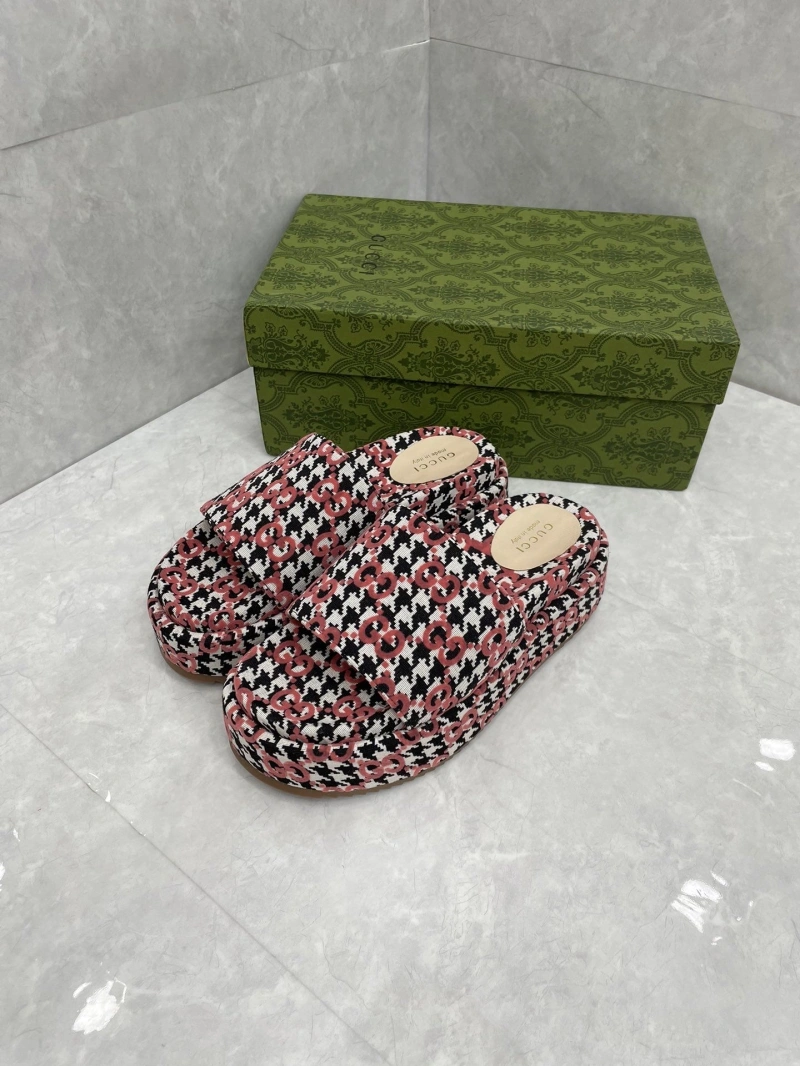 Minimalist Gxccx Slippers 164170
