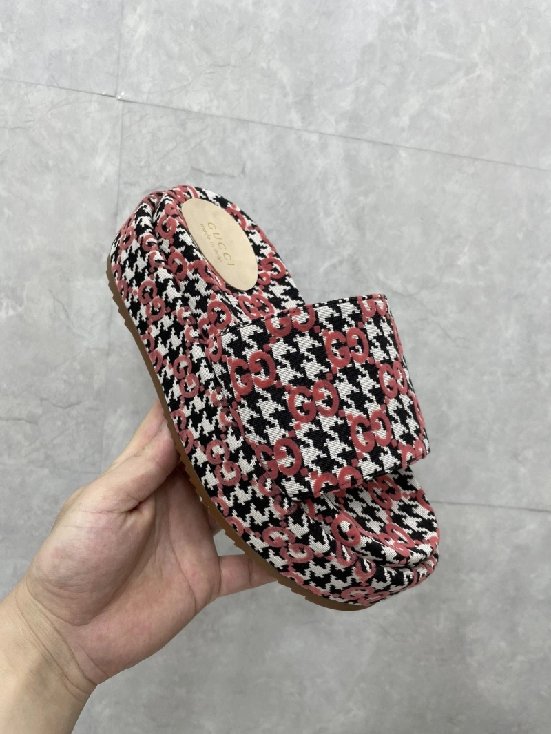 Minimalist Gxccx Slippers 164170