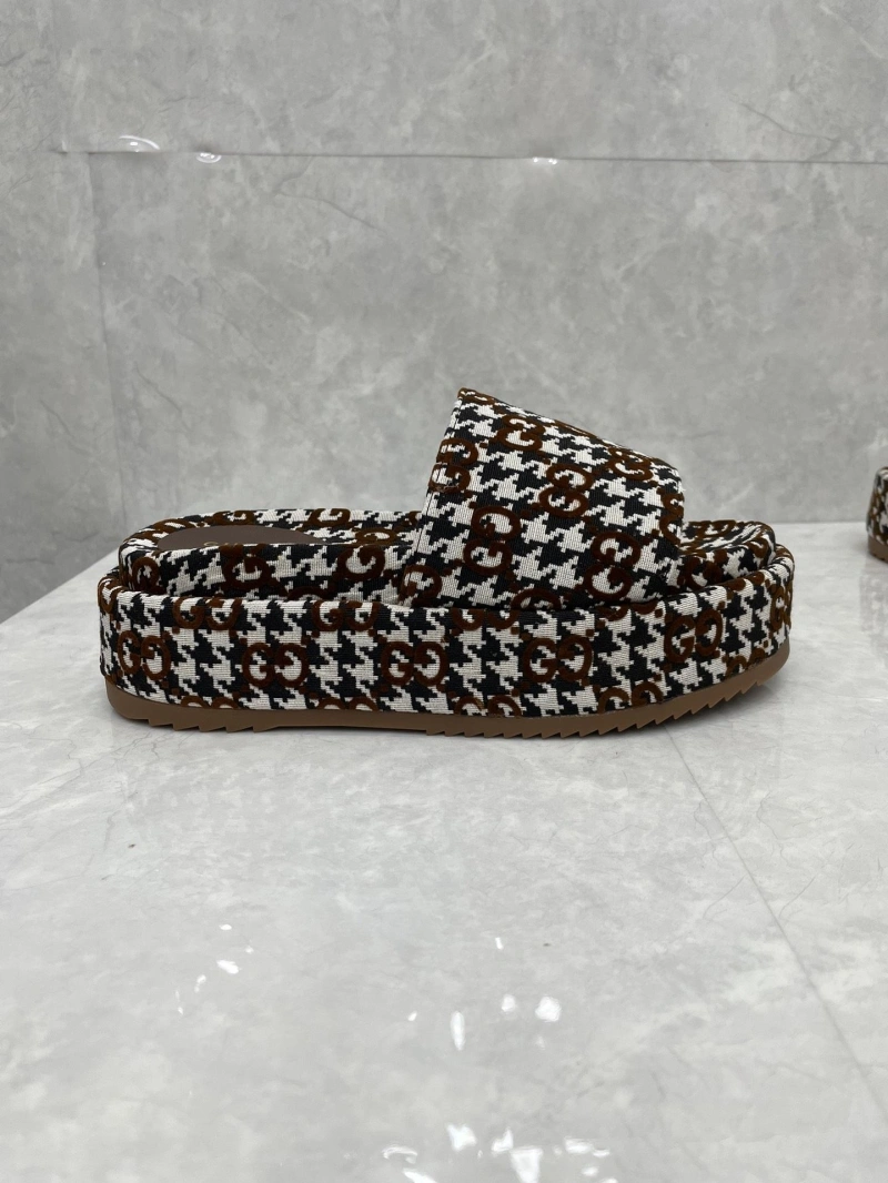 Durable Gxccx Slippers 164176