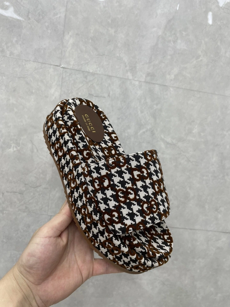 Durable Gxccx Slippers 164176