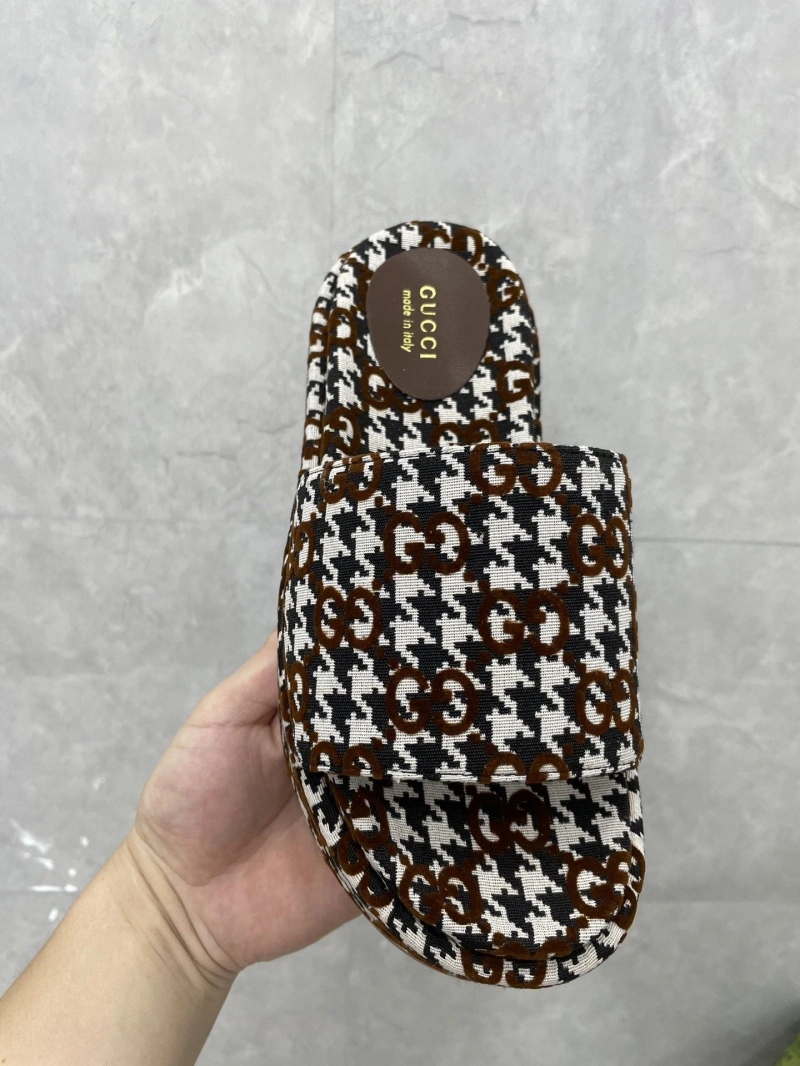 Durable Gxccx Slippers 164176