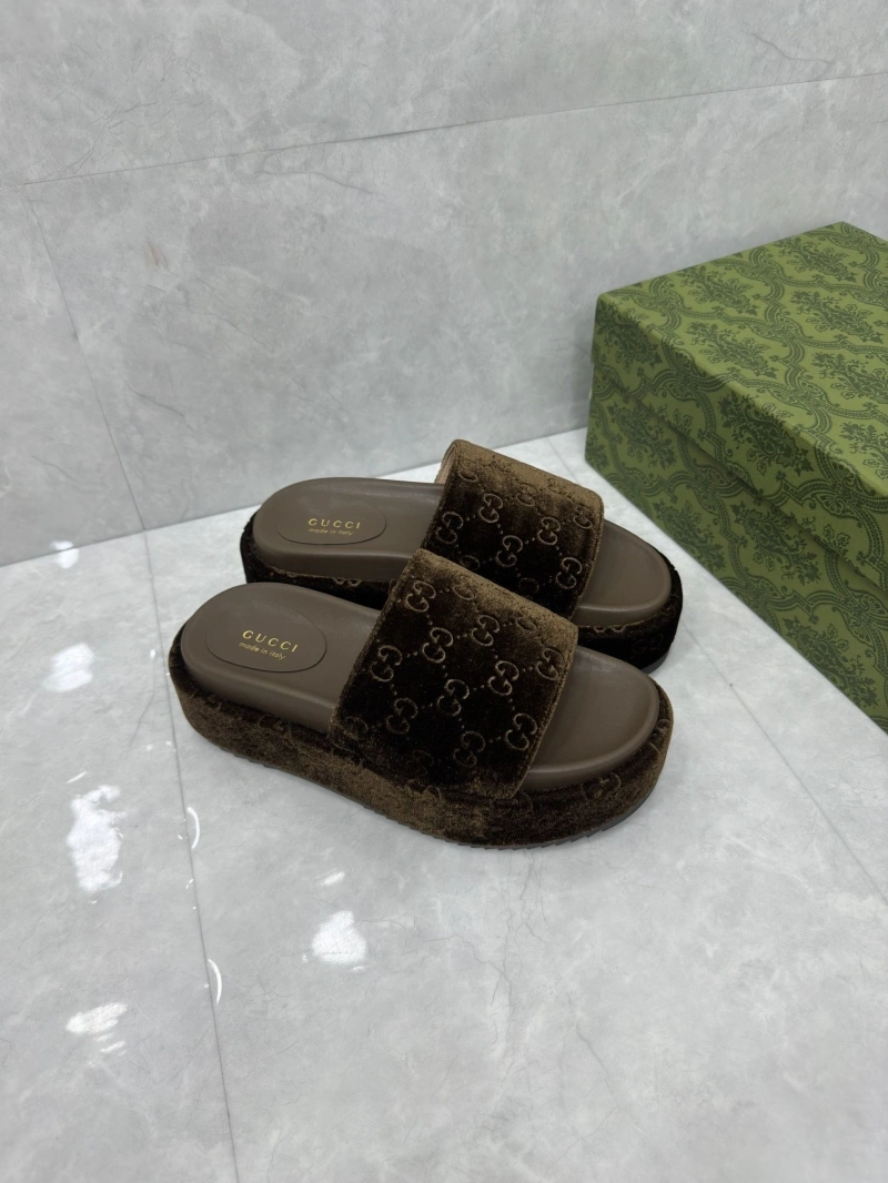 Gxccx Slippers Bold 164157