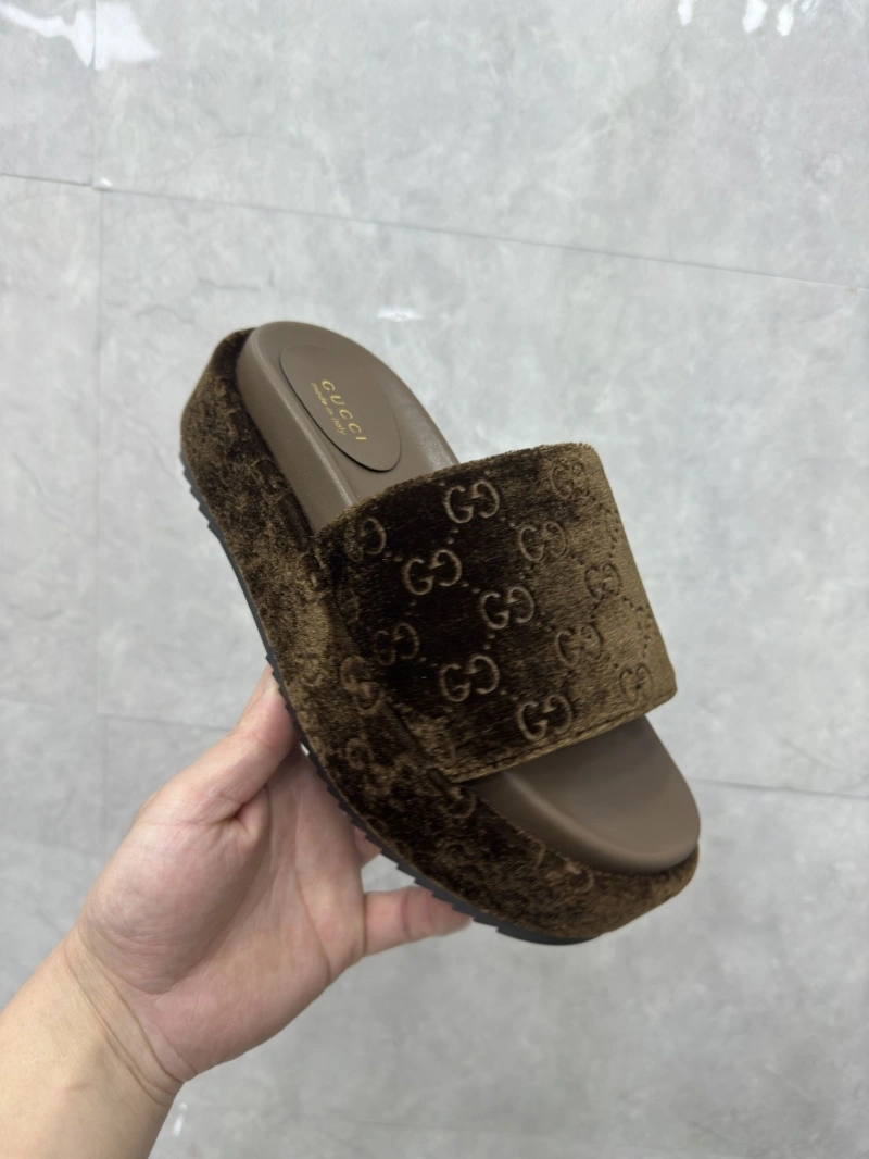 Gxccx Slippers Bold 164157