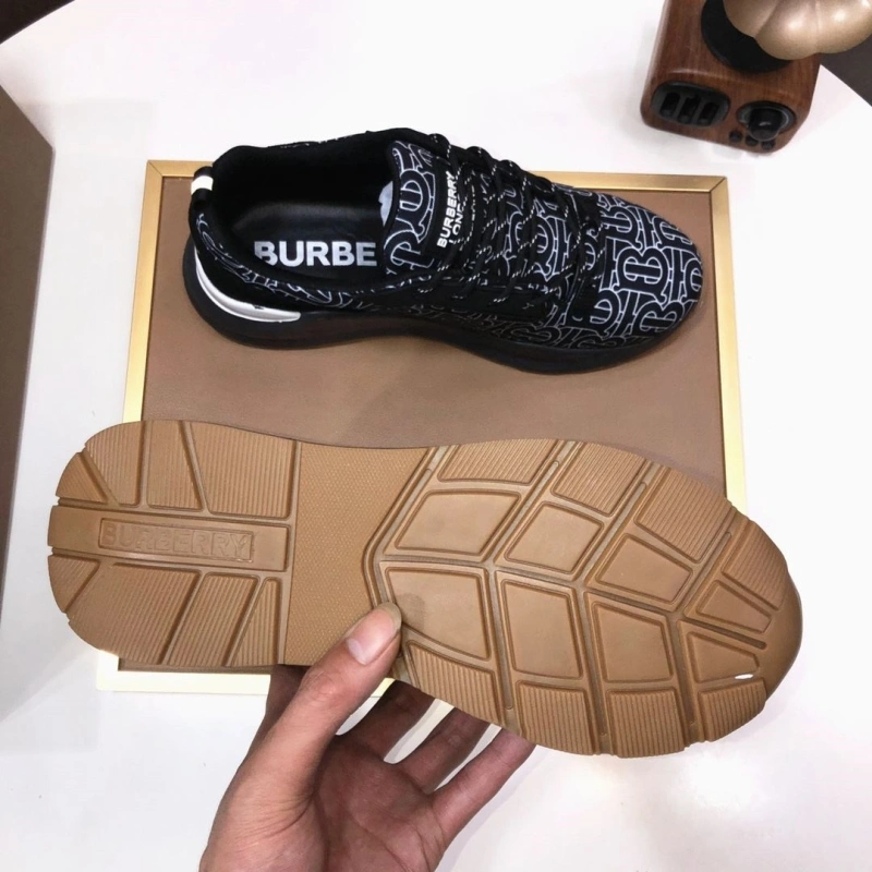 HighQuality Bxrbxrry Sneakers 115394