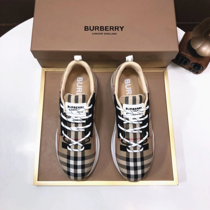 Cozy Bxrbxrry Sneakers 115391