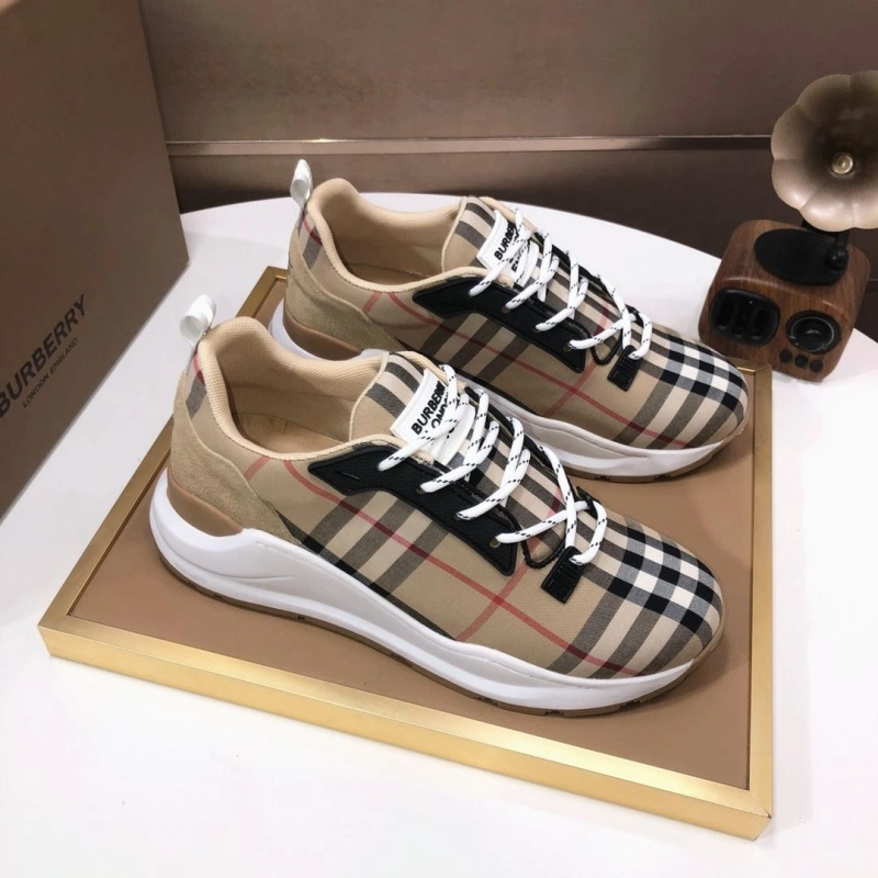Cozy Bxrbxrry Sneakers 115391