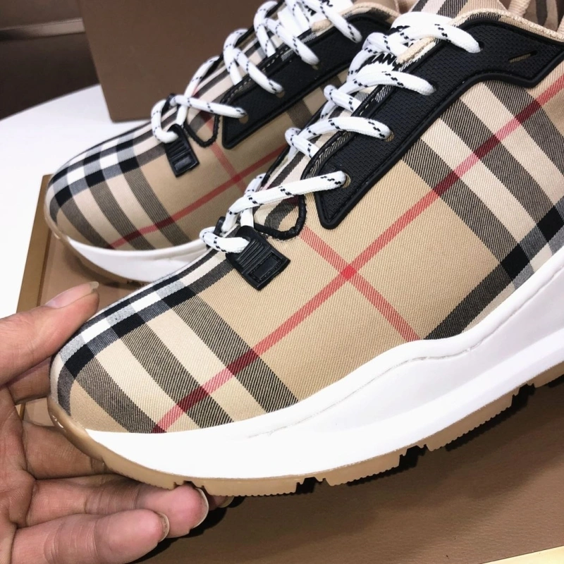 Cozy Bxrbxrry Sneakers 115391