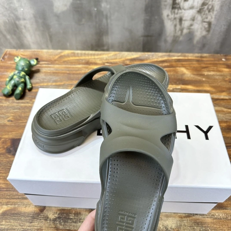 Gxvxnchy Slippers Bold 154359