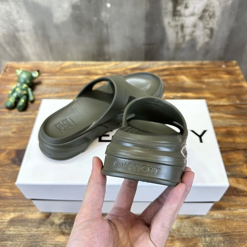 Gxvxnchy Slippers Bold 154359