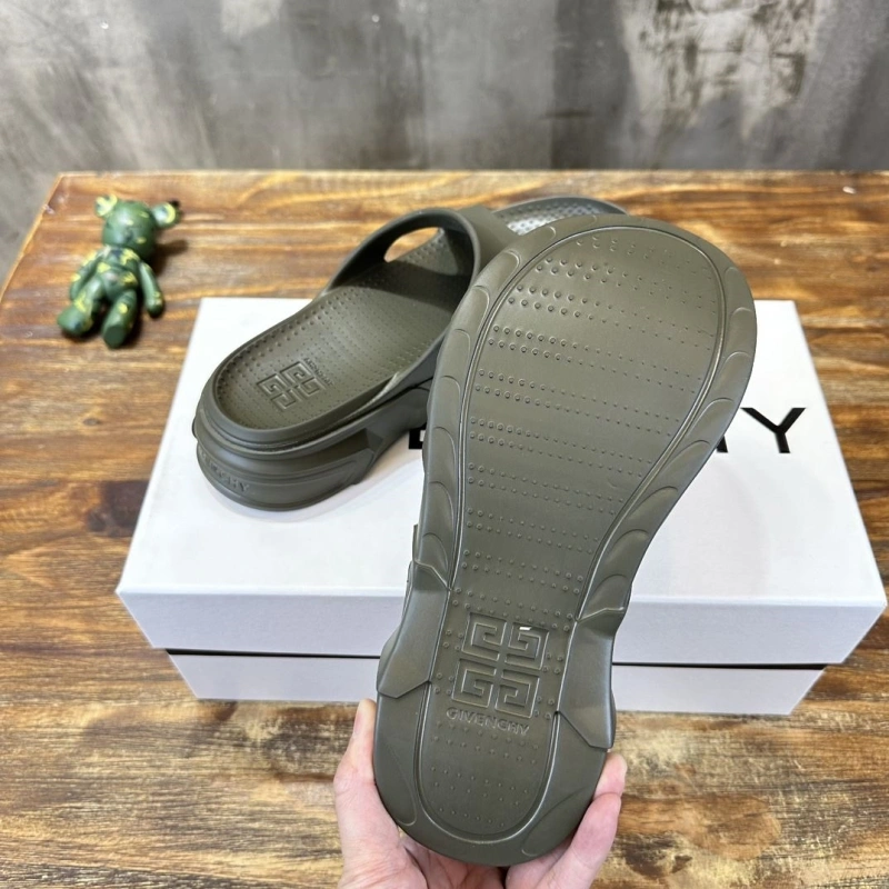Gxvxnchy Slippers Bold 154359