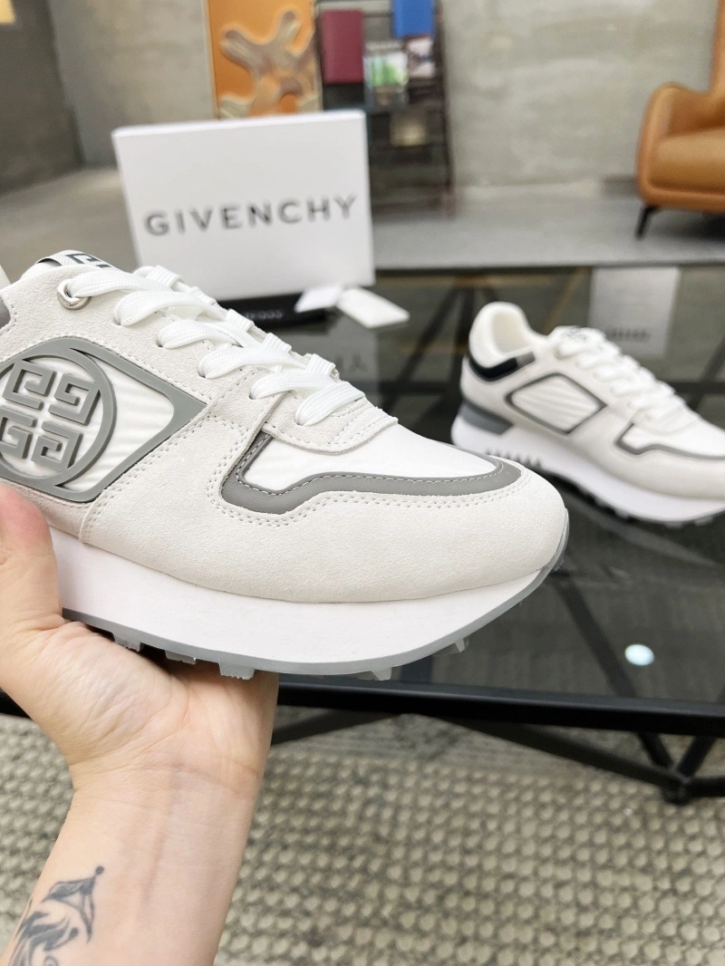 Gxvxnchy Sneakers Minimalist 154181