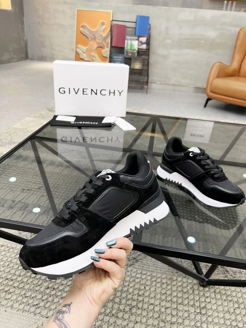 Modern Gxvxnchy Sneakers 154165