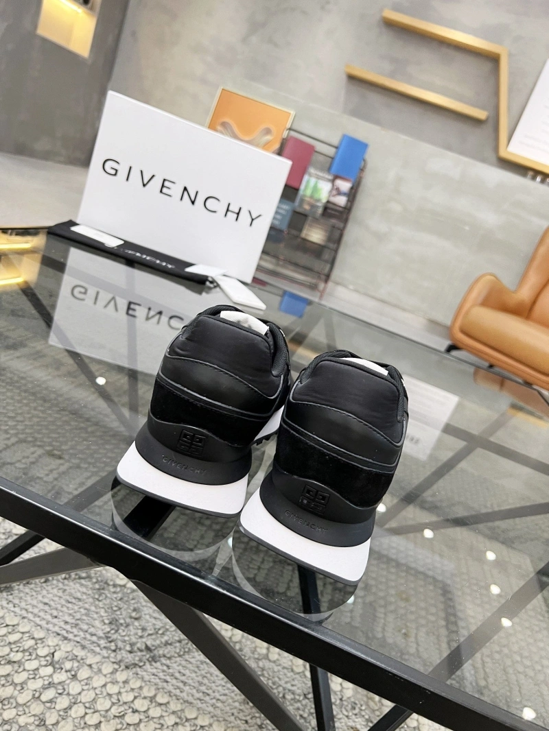 Modern Gxvxnchy Sneakers 154165