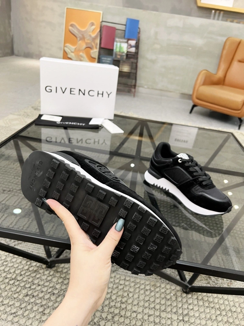 Modern Gxvxnchy Sneakers 154165