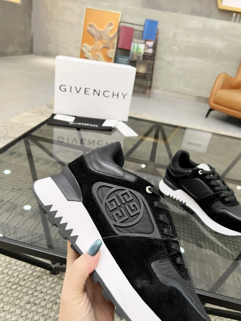 Modern Gxvxnchy Sneakers 154165