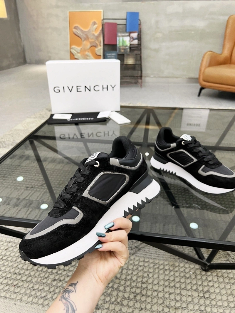 Elegant Gxvxnchy Sneakers 154167