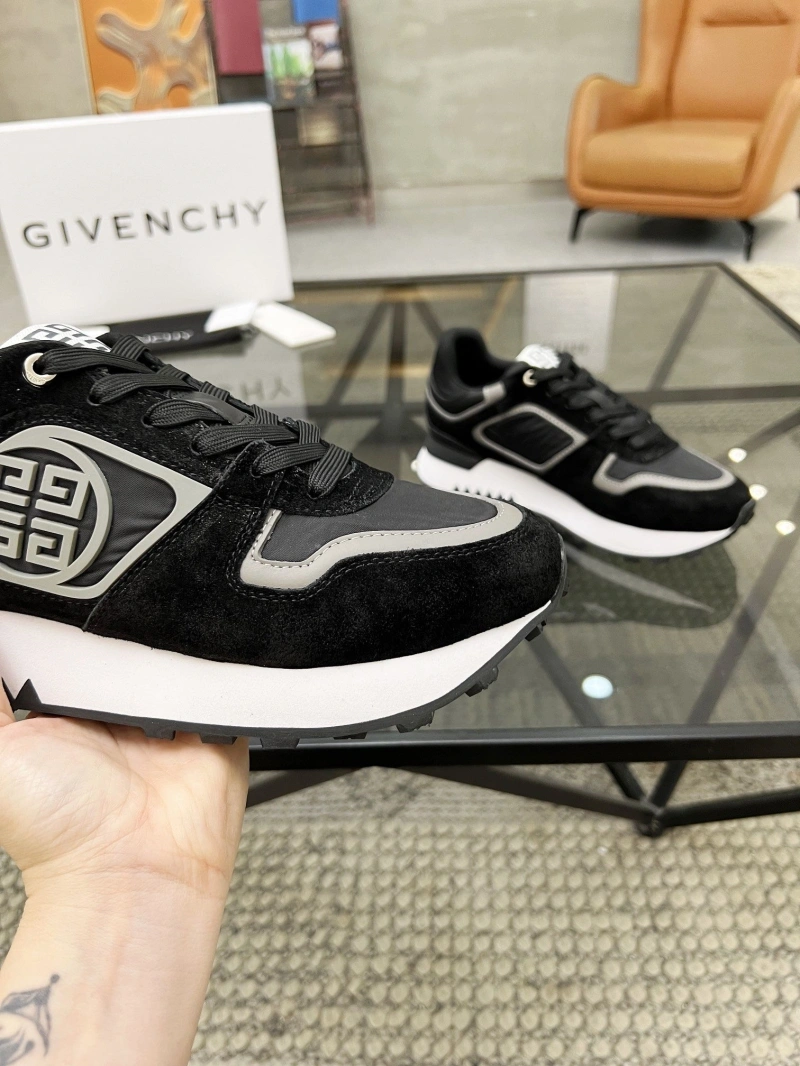 Elegant Gxvxnchy Sneakers 154167
