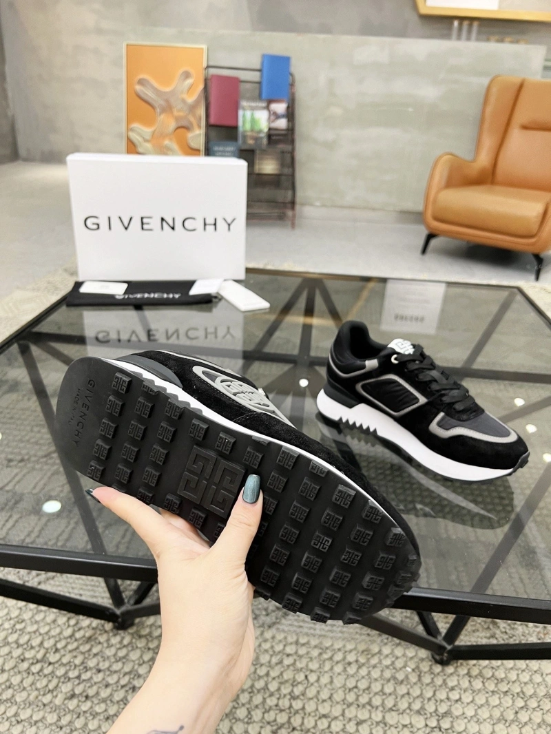 Elegant Gxvxnchy Sneakers 154167